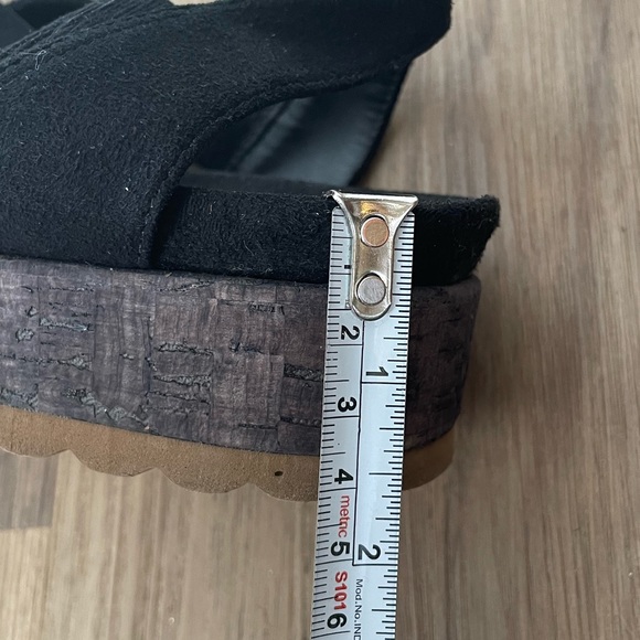 Bernardo Icons Lisa Black Suede Platform Flatform Sandal Size 8 EUC - Picture 9 of 11